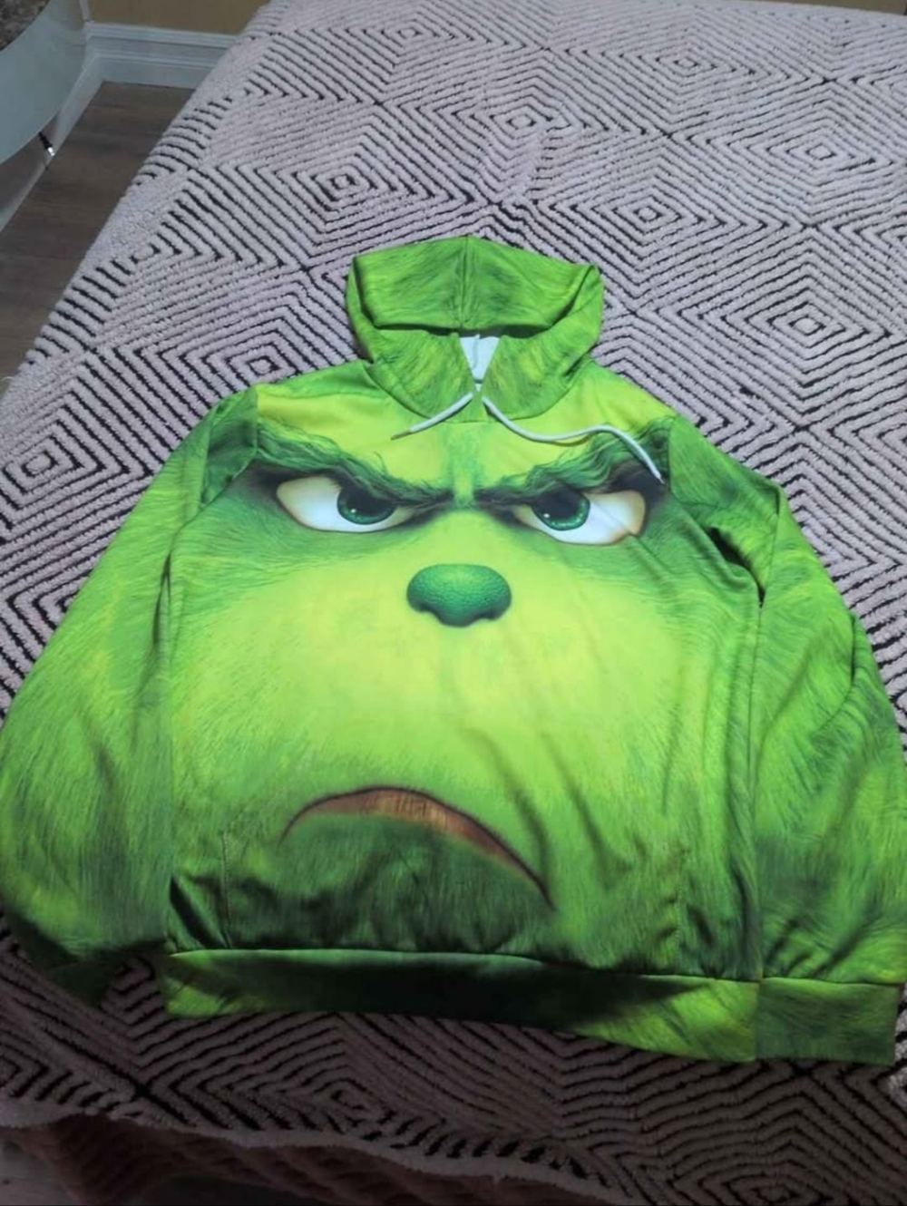 Grinch Face Green Hoodie - Bold Holiday Graphic Men Or Women